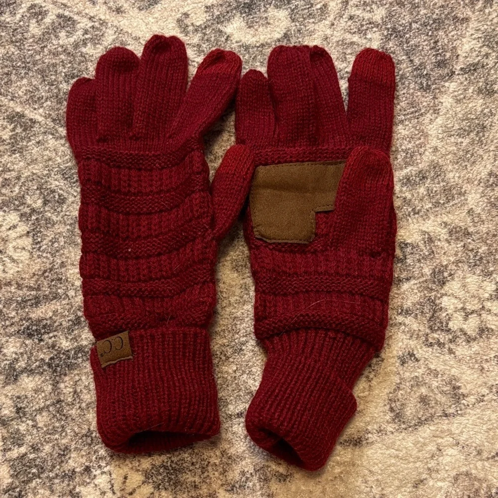 Women’s phone-friendly gloves